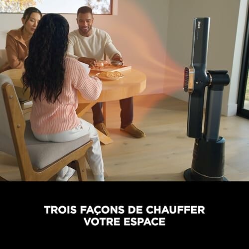 Personnes assises autour d'une table avec un radiateur